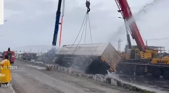 Fallen Gas Tanker Sparks Mass Panic and Chaos in Lagos
