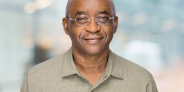 Zimbabwean Billionaire Strive Masiyiwa’s Econet Plans Delisting and $1 Billion InfraCo Spinoff