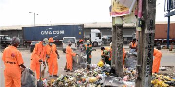 LAWMA Clamps Down on Illegal Waste Dumping in Lagos Island Night Operation