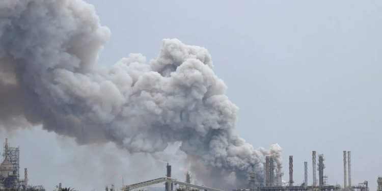 Iranian Drone Strikes Hit Kuwait’s Mina Al-Ahmadi Refinery, Escalating Tensions