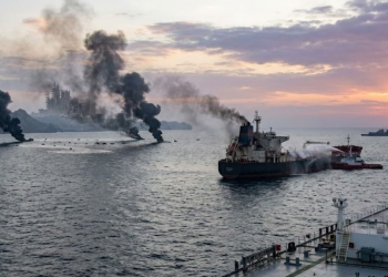 Oil Jumps as Violence Flares After Trump’s Offer to Help Ships Through Strait of Hormuz