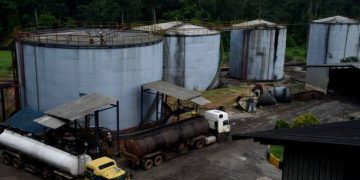Nigeria Faces Fresh Economic Risks From Global Oil Market Changes