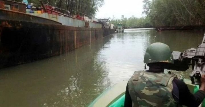 Nigerian Navy Seizes 682 Tonnes of Suspected Illegal Crude in Akwa Ibom