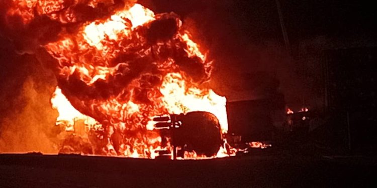 Fire Razes Shops, Destroys Millions in Goods at Abuja’s Eda Plaza