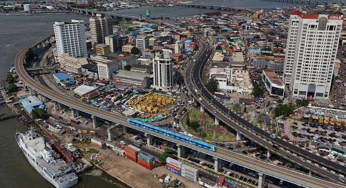 Nigeria’s ‘Cheap’ Economy Disappears as Food, Rent and Fuel Costs Surge