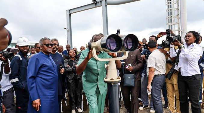 Ruto Tours Dangote Refinery Ahead of Lamu Project Groundbreaking